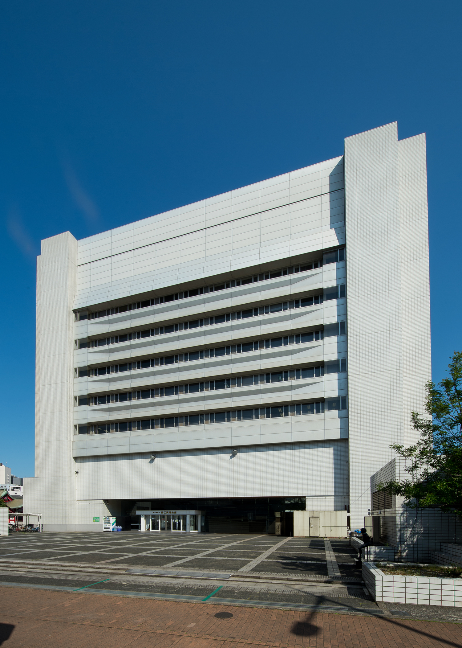 北九州市立商工貿易会館外観