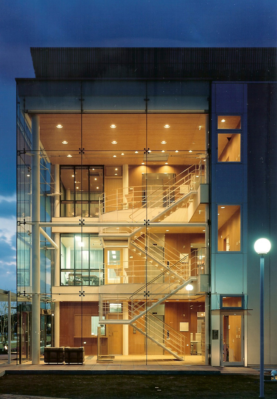 学研都市早稲田大学理工学総合研究センター