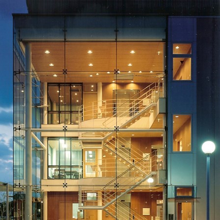 学研都市早稲田大学理工学総合研究センター